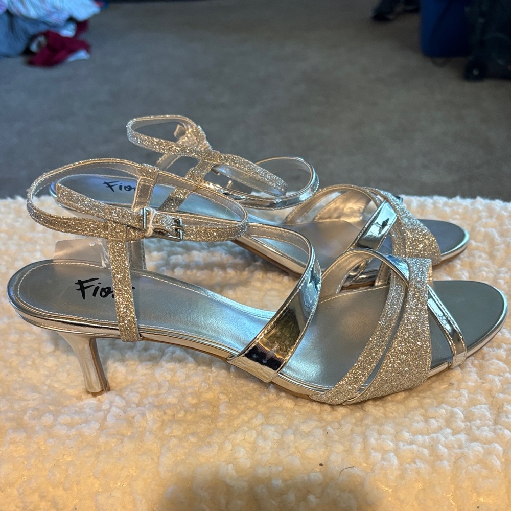 FIONI Clothing Silver Metallic Heels with Ankle Strap